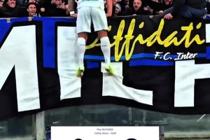 破球荒??！國(guó)米官推曬實(shí)拍：勞塔羅征服比薩斜塔