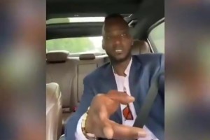 老詹又養(yǎng)活一個？夸梅·布朗天天開車拍視頻噴詹姆斯，現(xiàn)在車都換了！??