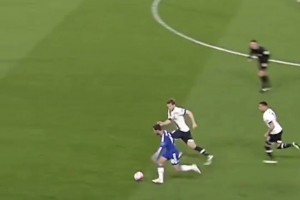 呼風(fēng)喚雨！名場(chǎng)面：阿扎爾和隊(duì)友打出精彩配合，兜射死角破門(mén)！