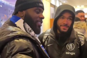 明星球迷！非洲說(shuō)唱歌手賽后與里斯詹姆斯互動(dòng)！