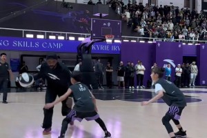 造歐文進攻犯規(guī)的球員兄弟們見過嘛？