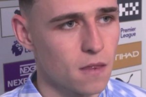 瓜迪奧拉說(shuō)你進(jìn)球時(shí)的觸球讓他想起了梅西？福登：真是太棒了~