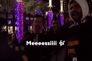 在巴薩對(duì)陣馬競(jìng)的比賽開(kāi)始前，一些巴薩球迷高喊著梅西的名字！