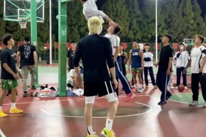 “極限天賦型選手？” 云南扣將簡(jiǎn)直變態(tài)！直升機(jī)式飛扣！