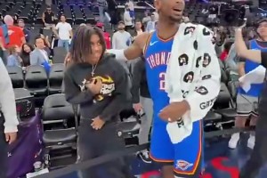 要不回雷霆躺一冠？此前交手，亞歷山大和保羅父子開(kāi)心打招呼