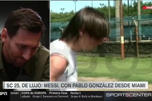 曾經(jīng)青澀的梅西！梅西觀看自己04年顛球的視頻，眼里滿滿深情~