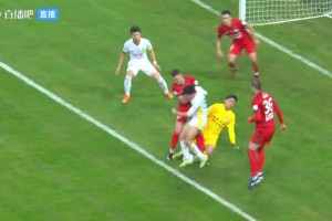 你怎么看??國(guó)安進(jìn)球，河南門將疑似投訴被沖撞了