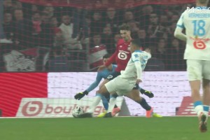 ??這球進了就神了！格林伍德后場啟動狂奔80米勁射被撲出！