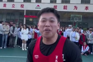 不是哥們，你打球真像詹姆斯??！