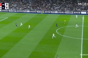 又傷了?。∶桌苹胤榔茐膶κ謫蔚?，自己也拉傷被呂迪格換下