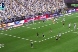 無敵了！今日巴甲末輪比賽，胡爾克超遠(yuǎn)任意球世界波破門