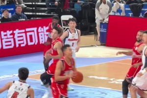 “精彩的絕殺！這應該是CBA最遠的三分了吧！”