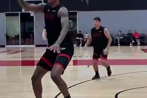 一个个都是臂展怪！火箭防守训练，这阵势看着就吓人啊！